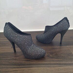 NWOT Steven by Steve Madden Rhinestone Embroidered Booties Size 8.5 Formal Festi